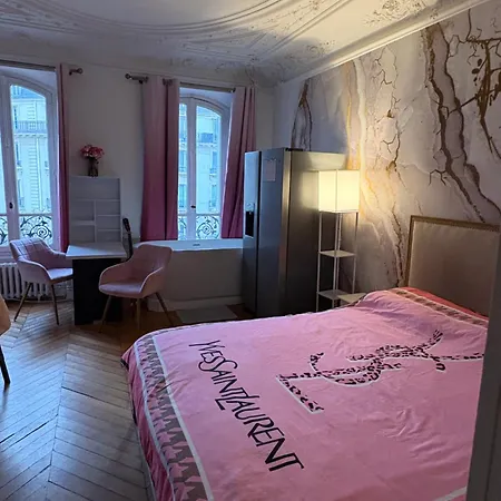 Wonderful Nearby Champs Elysees Apartment