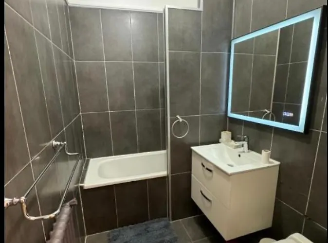 Wonderful Nearby Champs Elysees 파리