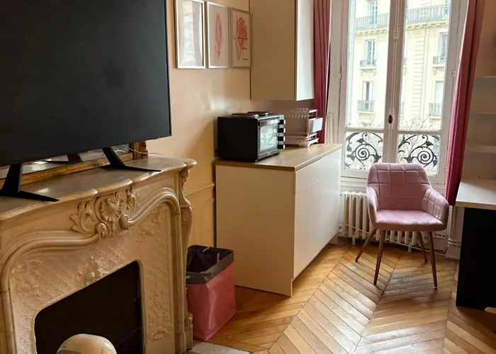 Wonderful Nearby Champs Elysees 아파트